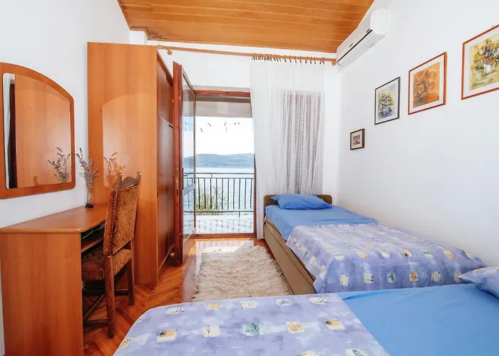 Inviting With Garden, Barbecue, Garden Furniture Stari Grad (Hvar)