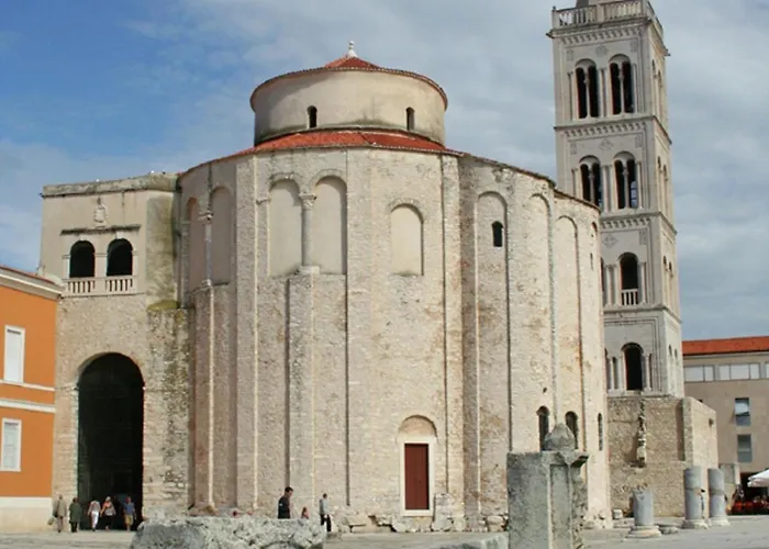 Inviting With Garden, Barbecue, Garden Furniture Apartamento Stari Grad (Hvar)