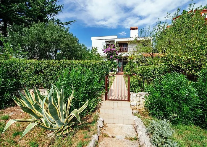Inviting With Garden, Barbecue, Garden Furniture Apartamento Stari Grad (Hvar)